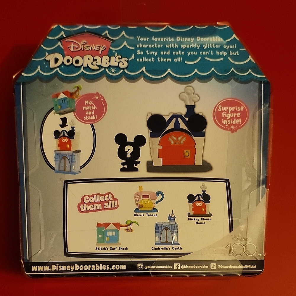 Disney Doorables Mickey Mouse Clubhouse Playset in Blue and Red Viral - Picture 2 of 3